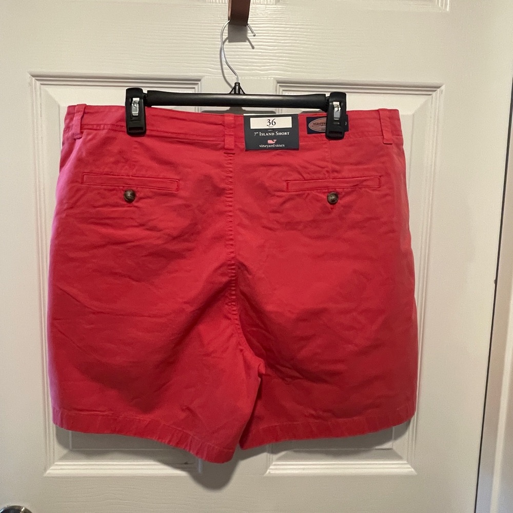 Size 36 Vineyard Vines woven shorts